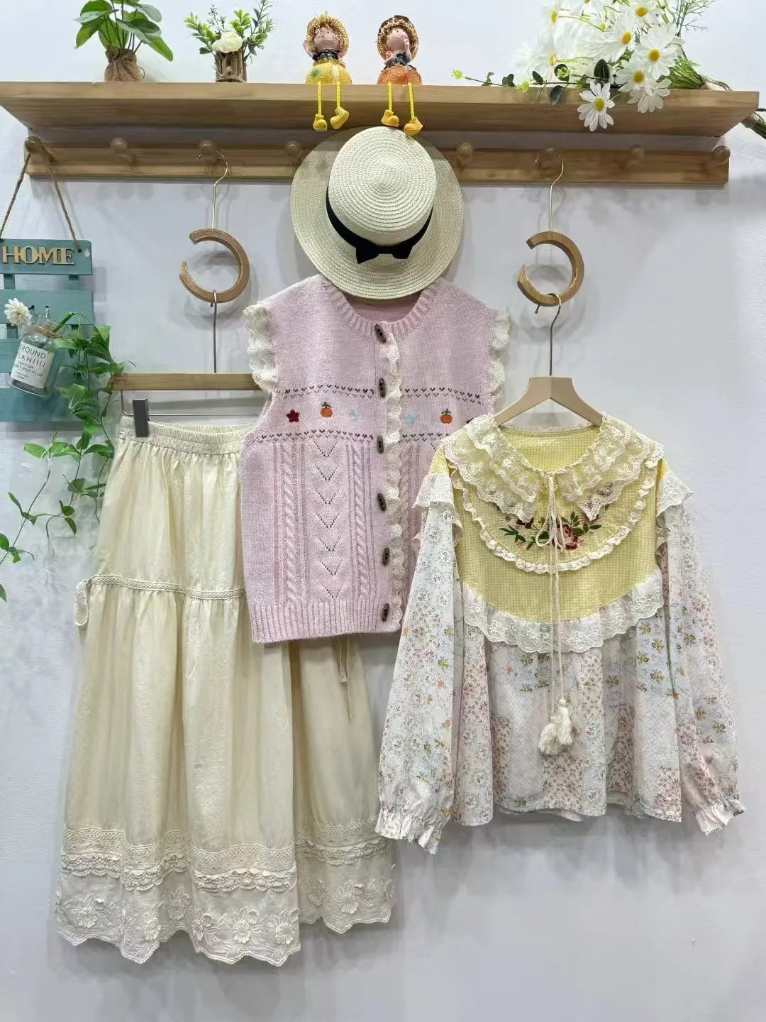 Ruffled Embroidery Lace Loose Blouse