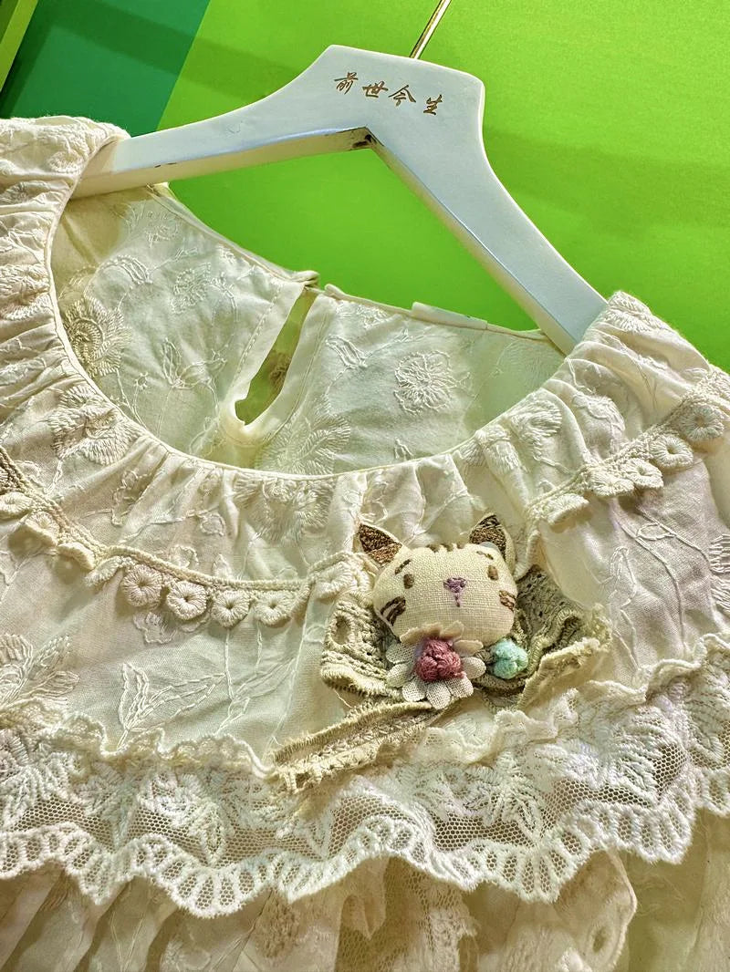 Retro Chic Pleated Lace Blouse