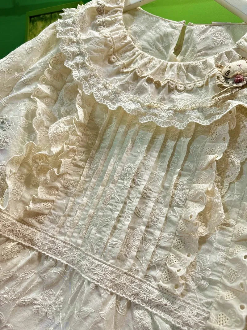 Retro Chic Pleated Lace Blouse