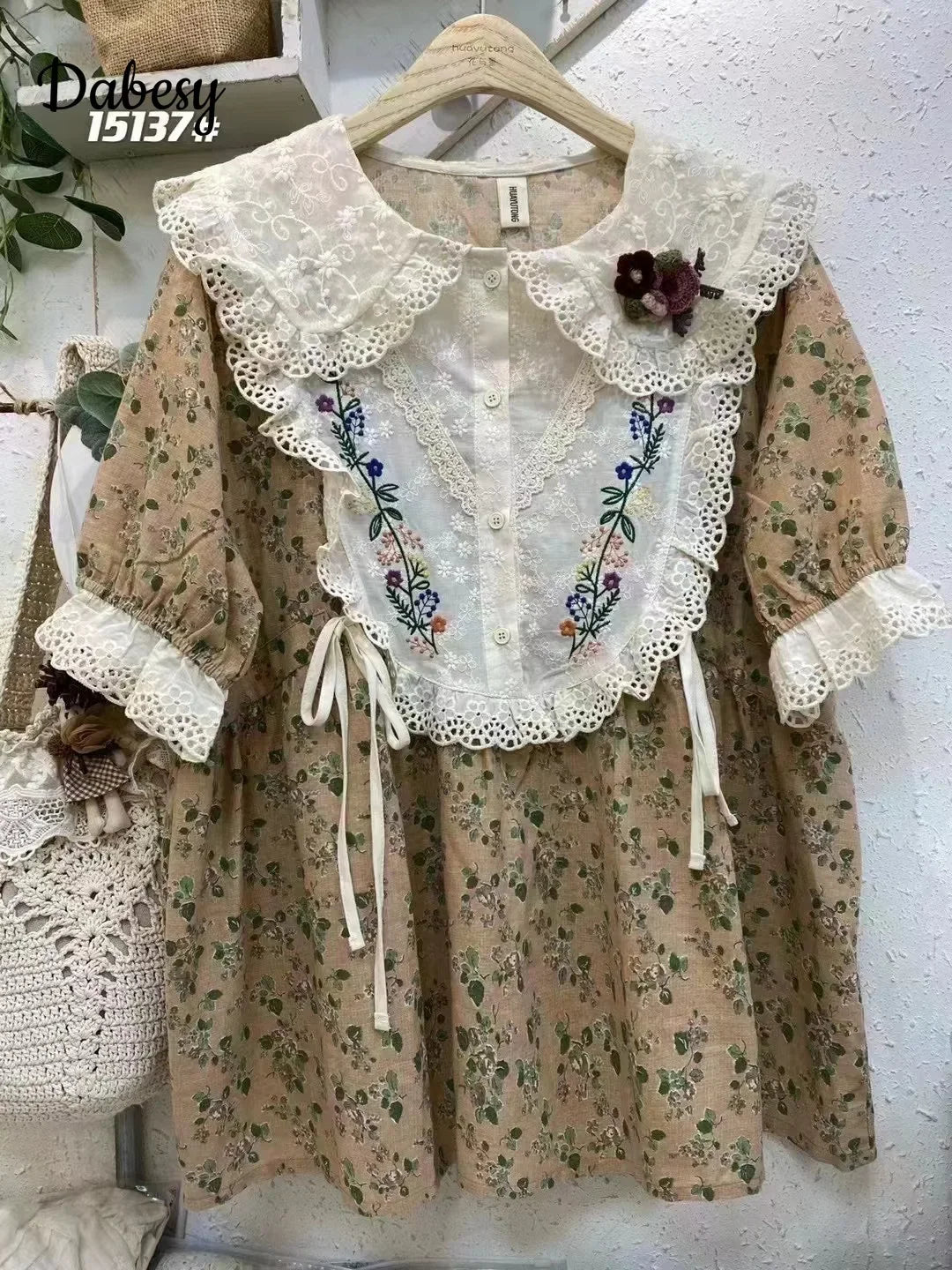 Flower Embroidery Blouse