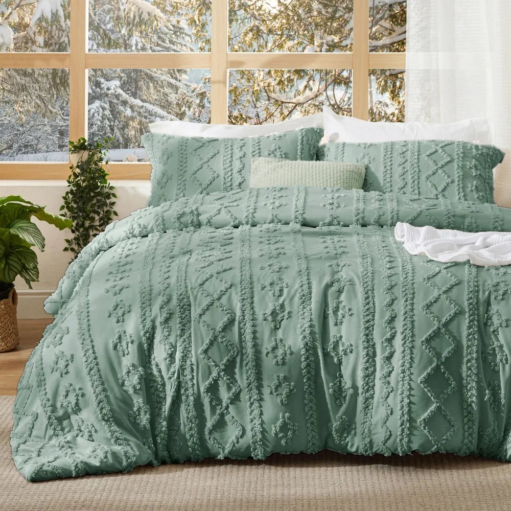 Bedsure Tufted GentleSoft™ 3 Pieces Farmhouse Shabby Chic Embroidery Bedding