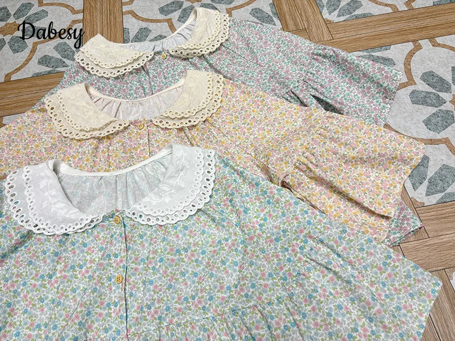 Vintage Flower Embroidery Lace-up Blouse