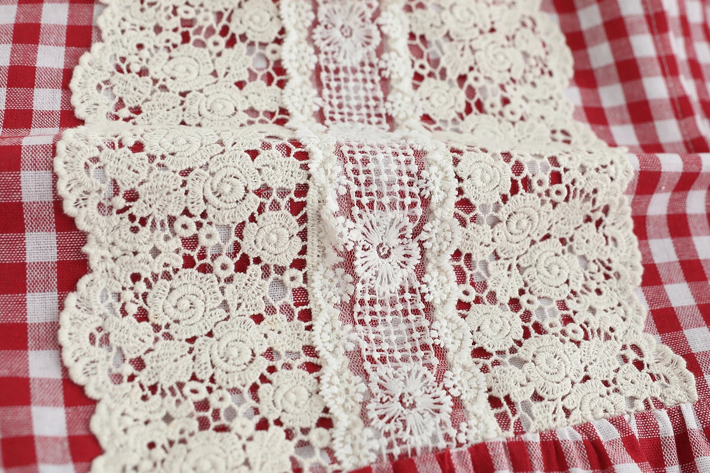 Japanese Sweet Mori Girl Vintage Plaid Lace Patchwork Cotton Shirts Women Autumn O-Neck Long Sleeve Casual Loose Blouse Tops
