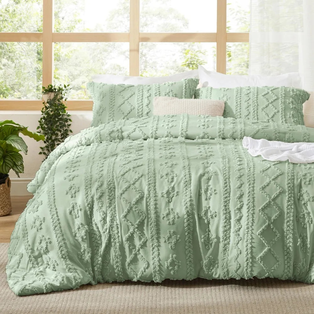 Bedsure Tufted GentleSoft™ 3 Pieces Farmhouse Shabby Chic Embroidery Bedding