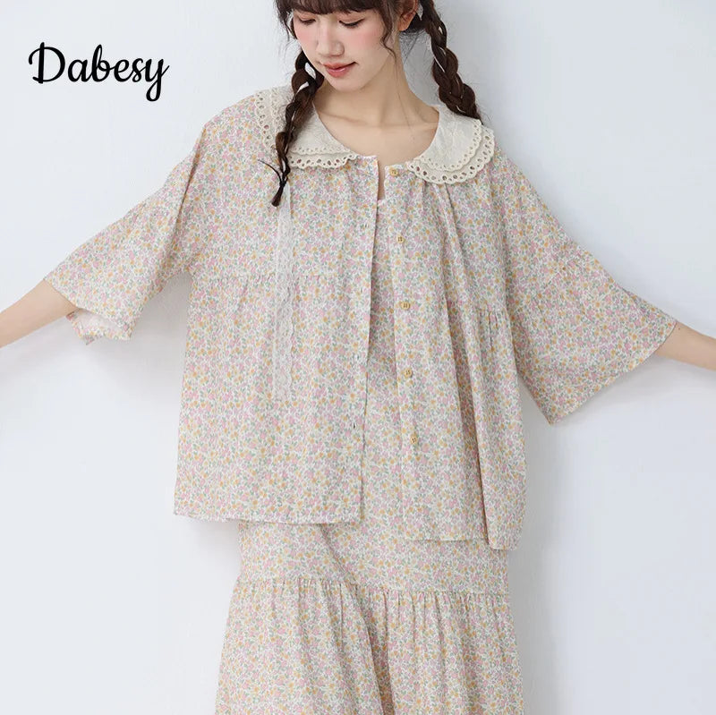 Vintage Flower Embroidery Lace-up Blouse
