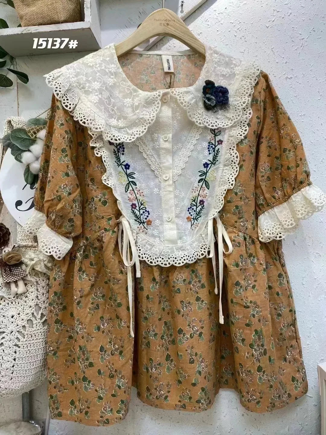 Flower Embroidery Blouse